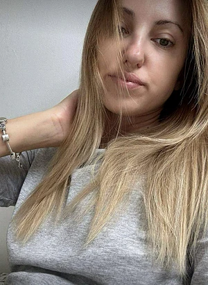 wondering if i should keep the blonde or go darker
