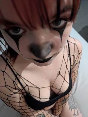 clown counts as goth right? hehe