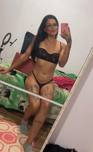 newbie here come and play with me please