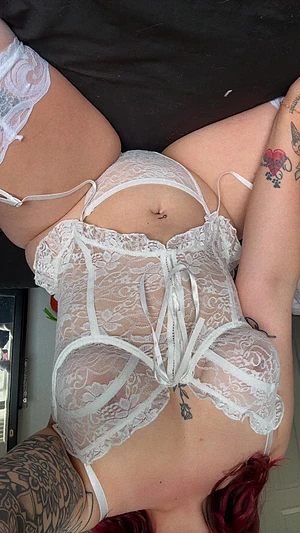 Feeling bored and horny come entertain me🤭
