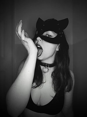 Kitty Rouge Plays's pic #7