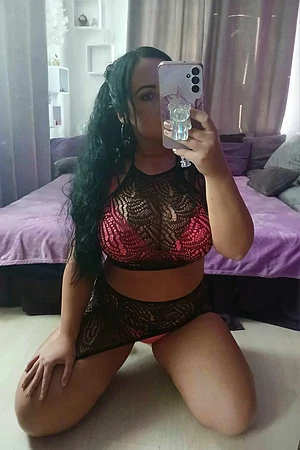 Are you ready to play with a milf?Onlyfans link👇