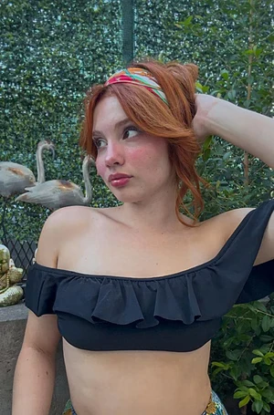 I love having my red hair played with..after you can eat my red kitty out😩💦