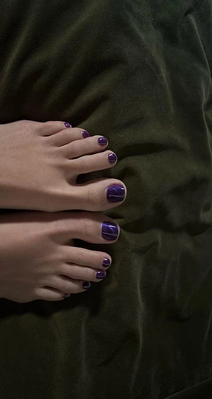Yummy toes