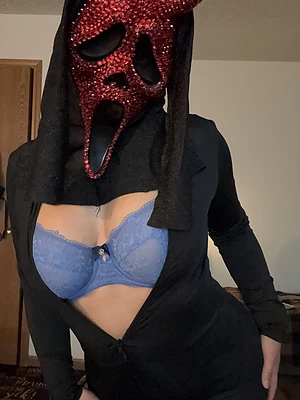 What’s your favorite scary movie?