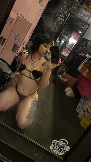 Salem's pic #3