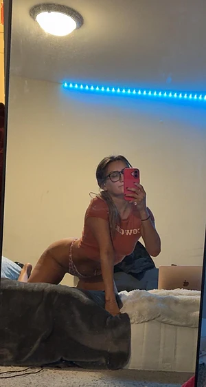 kaythepetiteblonde
