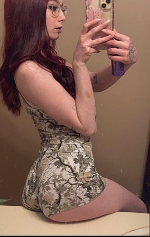 😌💖 Just me in front of the mirror… wondering which lucky strangers are watching 😏 Maybe you’ll be the one to make me blush? 💕