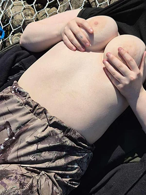 Rebecca's pic #1