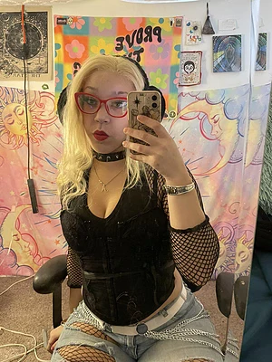 Delphi Rae l Split Tongue Queen β€οΈπ
π's pic #9