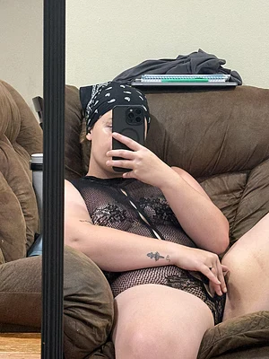 come keep this pussy company 😍