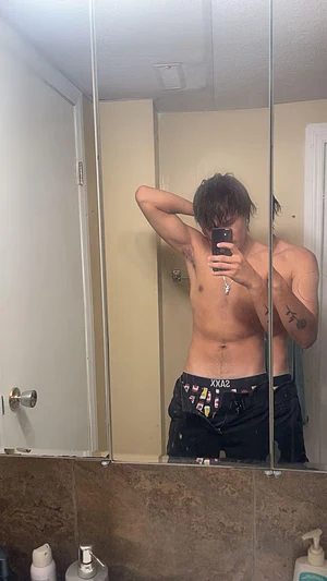 Cum talk to me I’m bored :3