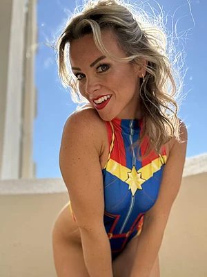 This super milf got super wild in Vegas!