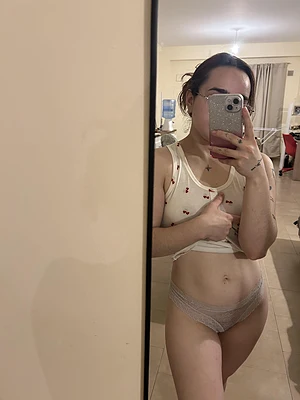 Sweet mommy's pic #1