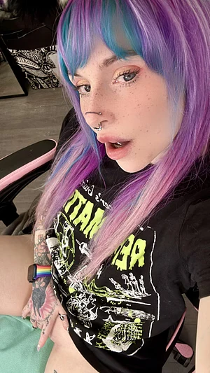 I might need your help, my nails are a little long! 😈