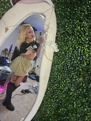 Play with my boobies