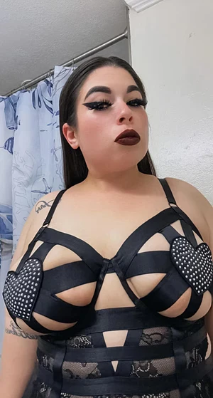Black is pretty sexy, don’t you think?