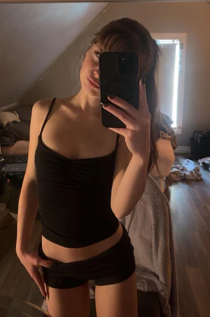 Do you like my petite body?😚