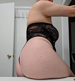 hotmomnextdoorxxx