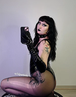 thighs too thick my pantyhose ripped