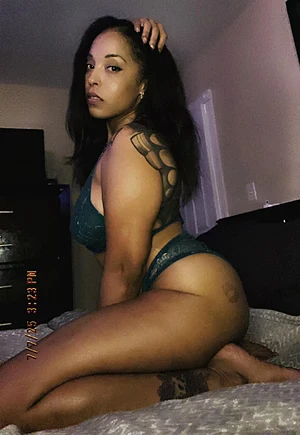 The Real Vixxxen 💃🏽💦's pic #3