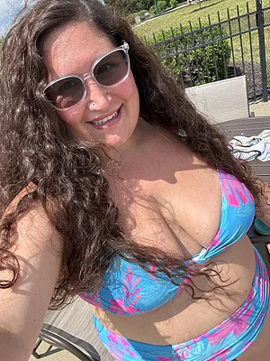 Serving body, beach, and bad decisions 😈