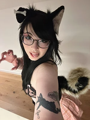 Just your daily reminder: I’m a very good girl