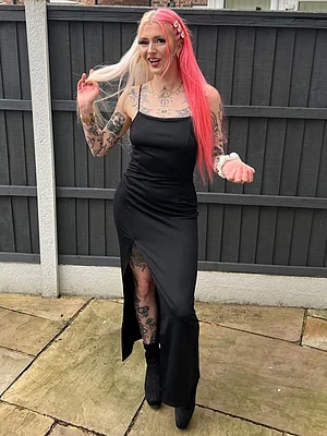 Pull my nice long colourful hair and call me pretty