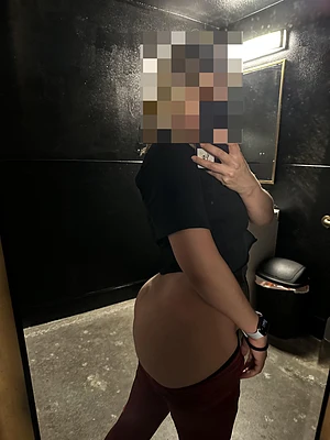 Couplenextdoor's pic #2