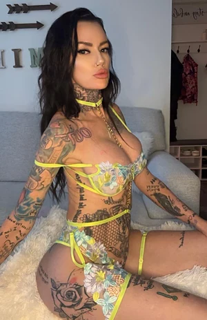 Limited time and spots promo on my site! Links in my bio! XOXO 💋