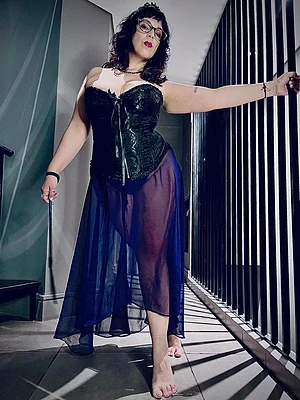 Curvy FemDom🪻Witchie Lavender 🪻's pic #3