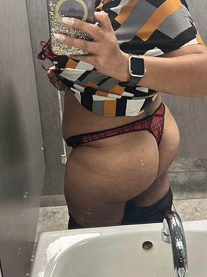 Do you like redheads who wear plaid? Wanna take it off of me?