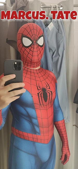 Esta vez Spidey no viene a salvarte… viene a hacerte sudar 😈🕸️ Preparado para la fiesta de Halloween🎃telegram mc_bcn