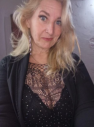 Hi, I'm Libelula, a 47-year-old natural blonde Latina, beautiful, come meet me.
