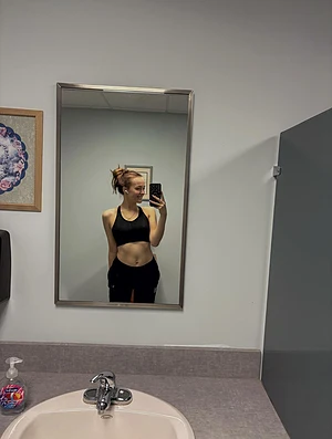 NaughtyPhoenix🍒's pic #4