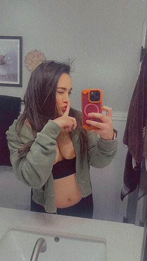 26F lookin for $ HMU