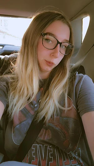 Lazy outfit day but I look hot.