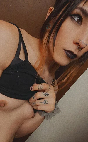 Itty bitty alt thang ๐ค๐