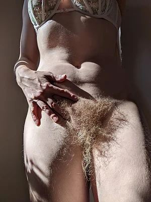 GOLDIE's pic #11