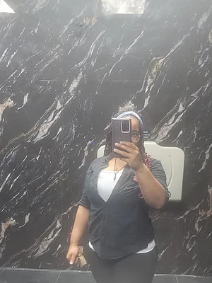Can you tell I have my 🍑 plug in