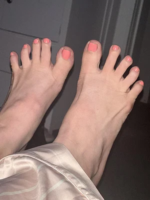Just my feet πΎπ£π¦Ά