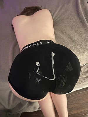 Cumshot 4 of 20🤤