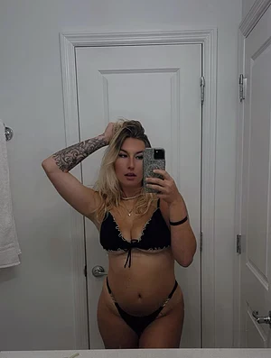 Miss K π's pic #1