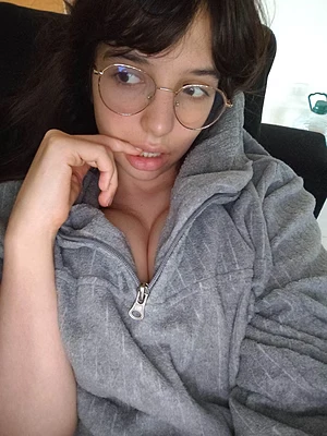 Join free and catch me live every week… dare to unlock the fun