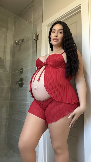 Are you dating a pregnant single mommy