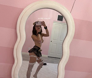 It’s so hot when a man wants me so bad he cheats on his wife 🩷🩷
